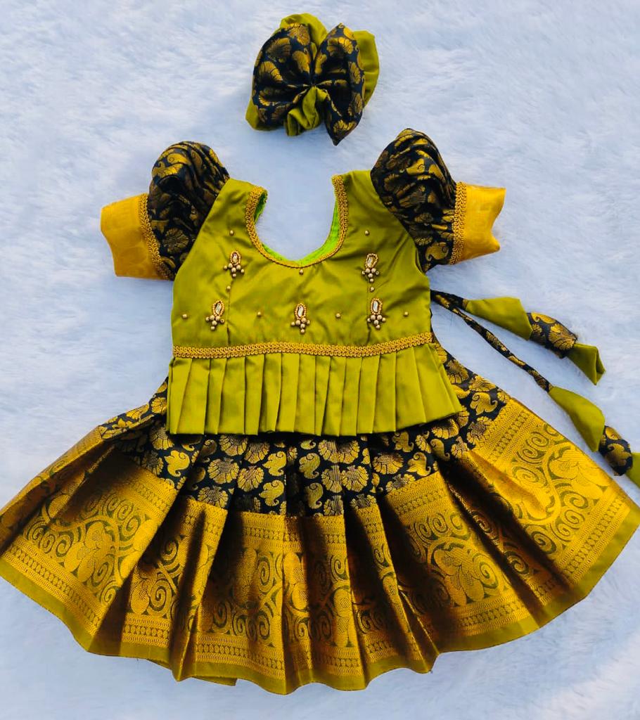 Green Top and Black Bottom Pattu Pavada