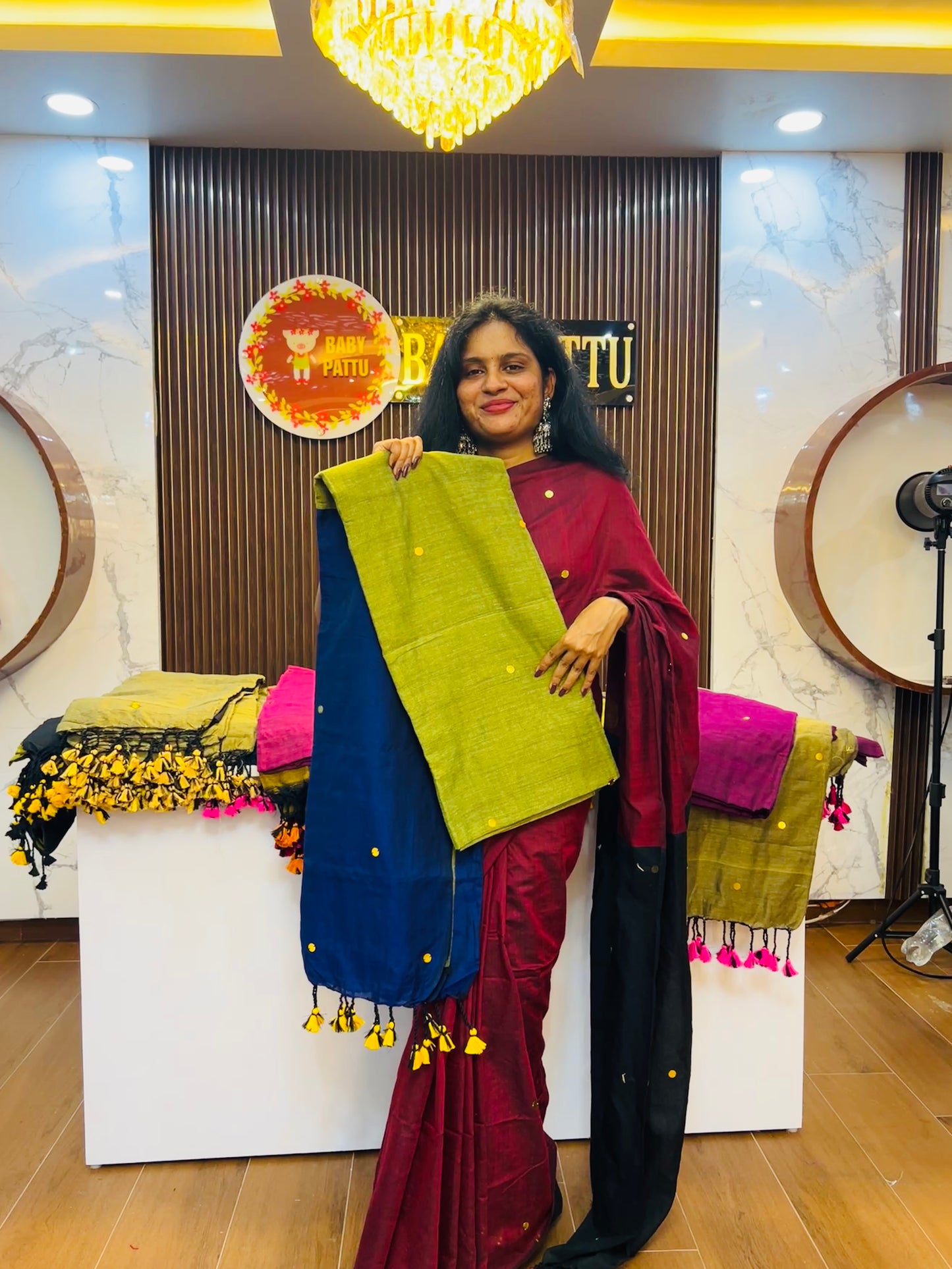 Khadi Cotton Dual Color combination Saree - Green Saree and Blue Pallu with tassels