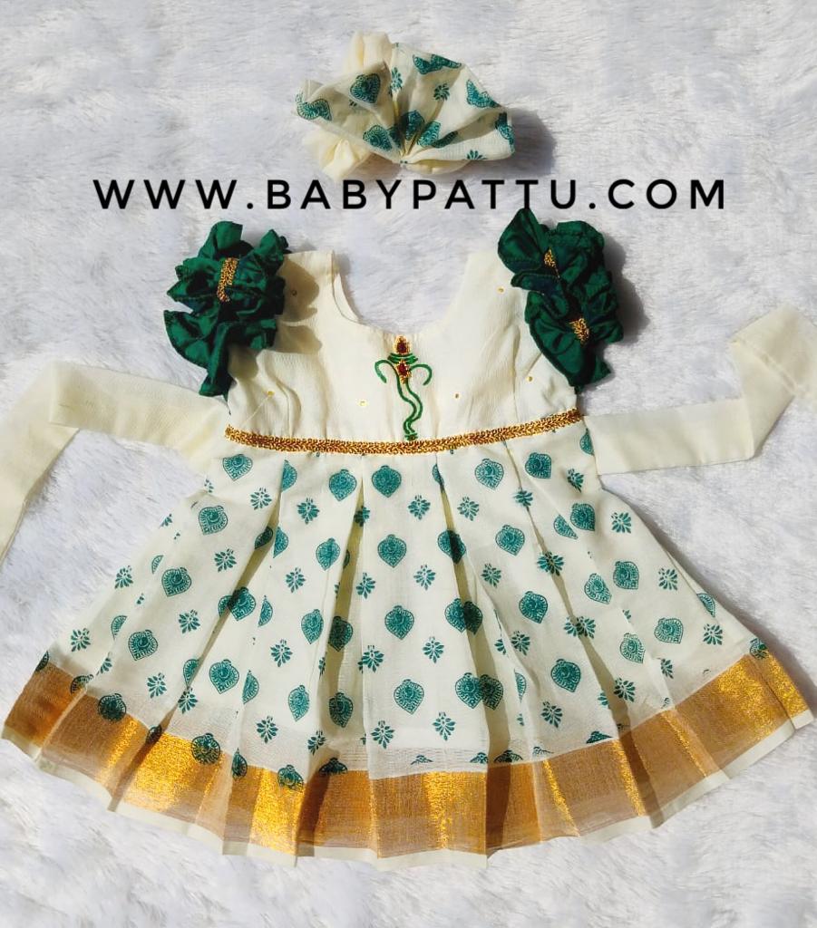 Green & White Kasuvu Cotton Focks
