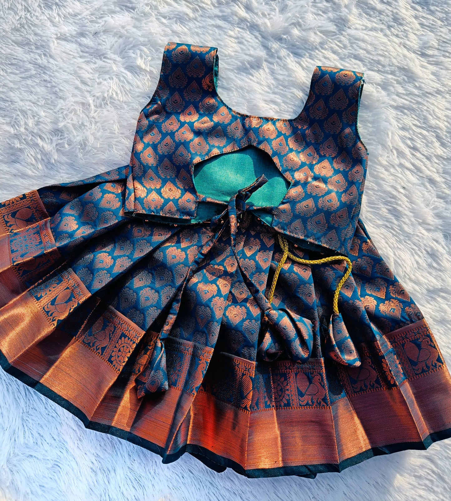 CO ORD SET IN PEACOCK BLUE