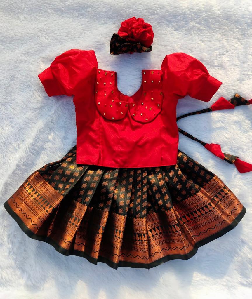 Red and Black Pattu pavada